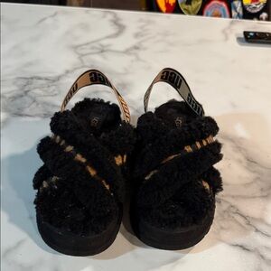 Uggs black sandals in great condition